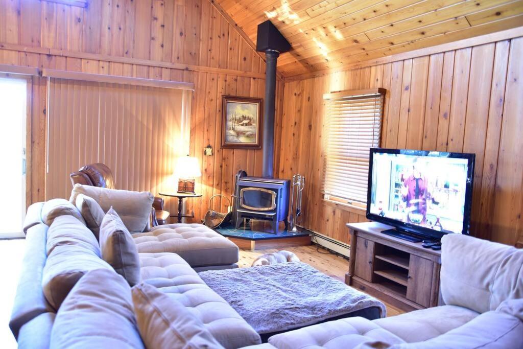 Quiet And Comfy 3Bed/2Bath - Chalet With Hot Tub. Cedar Exterior photo